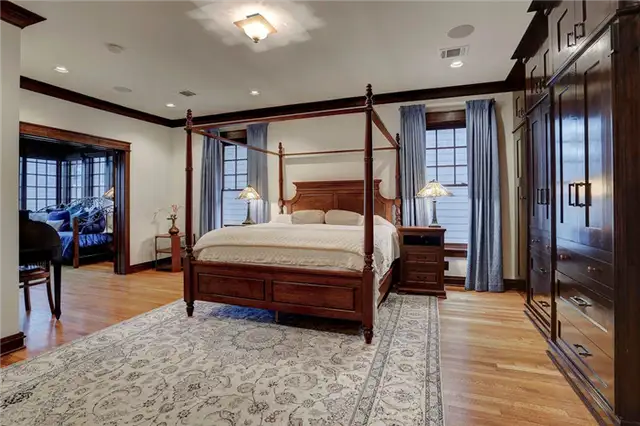 Дизайн спальни в стиле Cozy Craftsman Houston