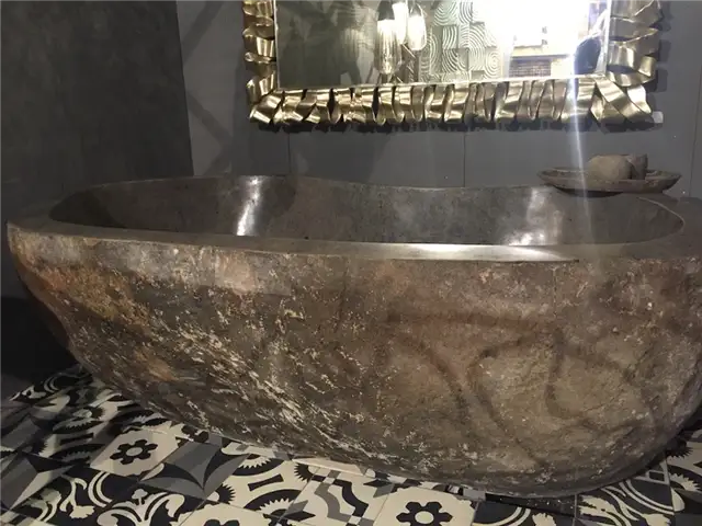 каменная ванна закрыть