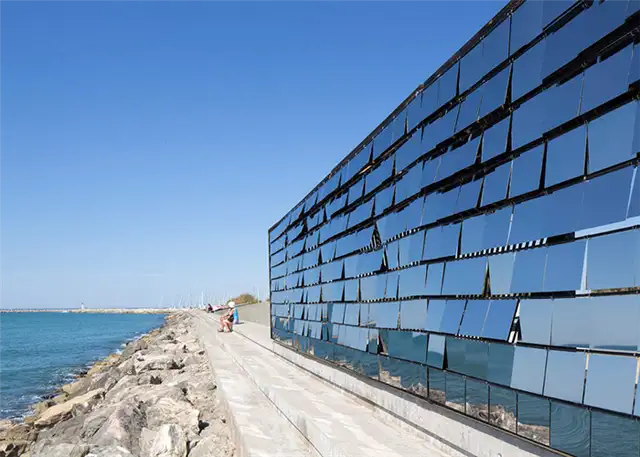 Nas Architecture Breath box seaside pavilion