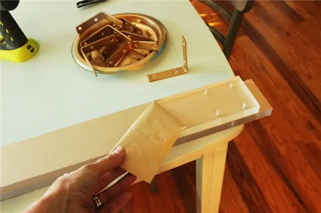 DIY (своими руками) настенные полки - с отверстиями, просверленными в акриле
