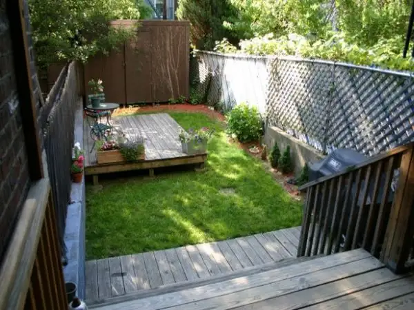 Amazing-Small-Patio-Garden-Ideas-Small-Staircase-Green-Garden-Wooden-Fence