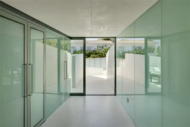 Jellyfish-House-Residence-interior