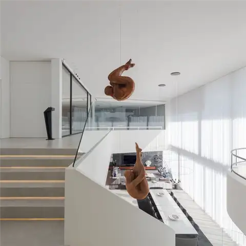 Дом Fraiao в Португалии от Trama Arquitetos - Светильники со светодиодными полосками для ступеней
