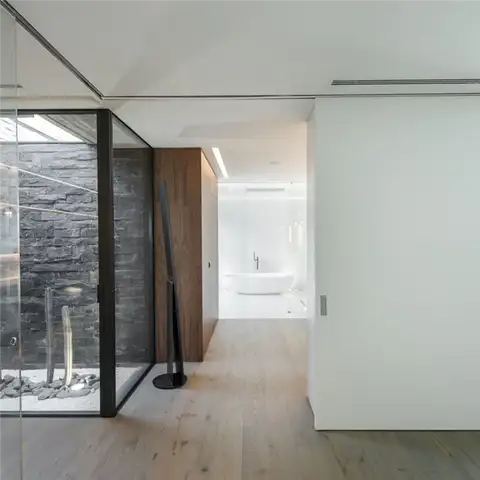 Дом Fraiao в Португалии от Trama Arquitetos - прихожая