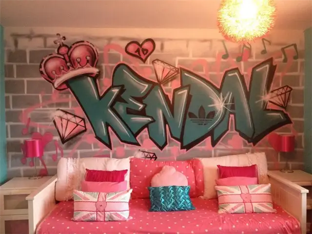 pink-graffiti-bedroom-design-for-a-teenage-girl