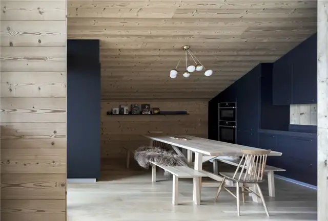 Обеденная зона - Mountain Cabin by Studio Razavi architecture