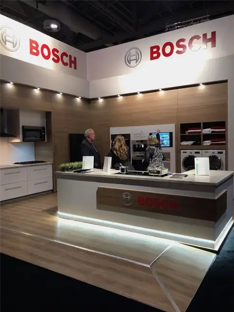 Стенд Bosch, соединенный между собой