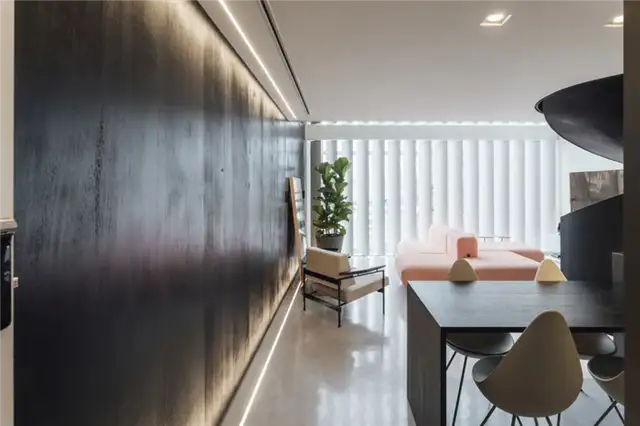 Diego Loft Design by Arquitetura Nacional - кухонный остров со столом