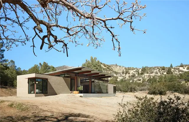 Красивое семейное уединение в каньоне от Olson Kundig