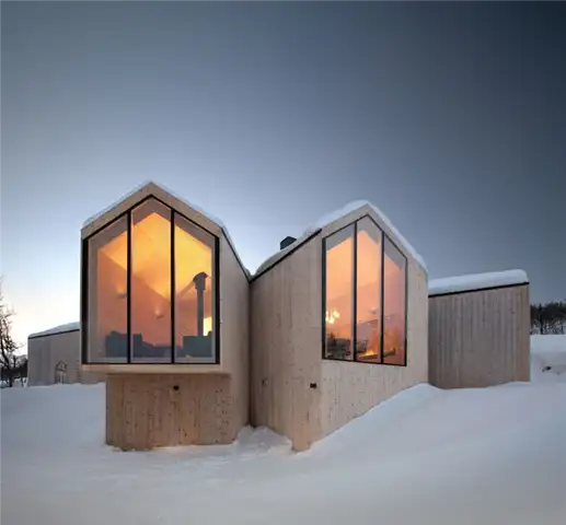 Горный домик с раздельным видом от Reiulf Ramstad Arkitekter