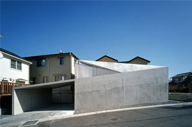 Брутальный бетонный дом Hall House 1 от ALPHAVILLE Architect