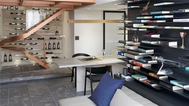 Современный дизайн интерьера от PENY HSIEH INTERIORS - плавающие полки для гостиной