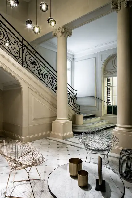 La Clef Cozy Paris Hotel - кресла и стулья