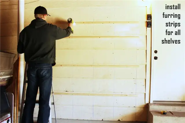 DIY (своими руками) Easy Built in Shelves-стена-монтируется меховая планка