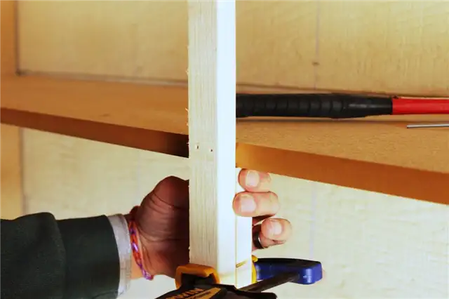 DIY (своими руками) Easy Built in Shelves передней центральной меховой планки в передней части стеллажа