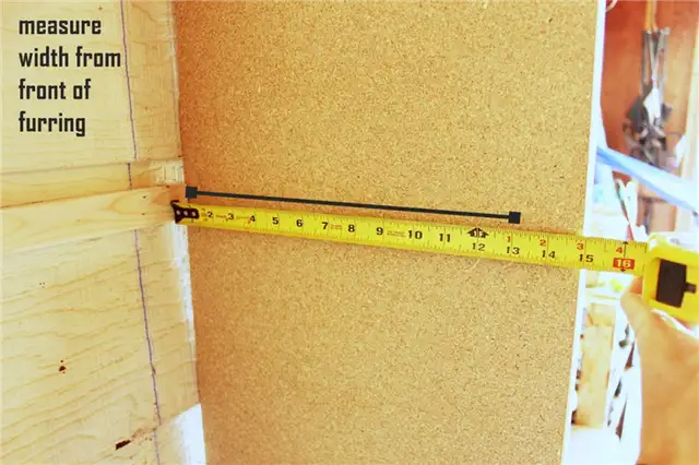 DIY (своими руками) Easy Built in Shelves-Push боковой стеллаж доски к стене