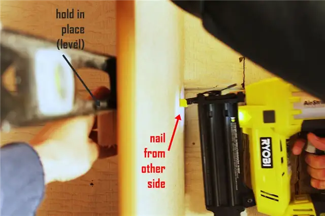 DIY (своими руками) Easy Built in Shelves - использование выдвижной горизонтальной меловой линии