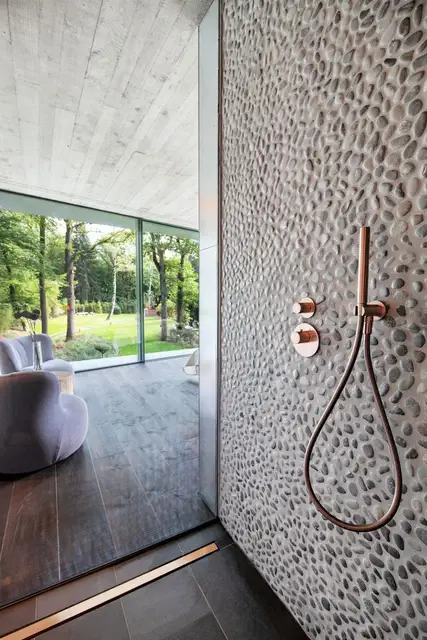 Вилла NEO House в Германии Querkopf Architekten - настенный душ