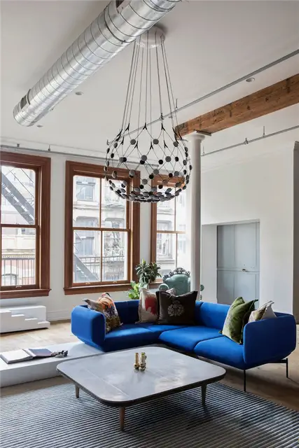 SoHo Loft NYC - открытые деревянные балки