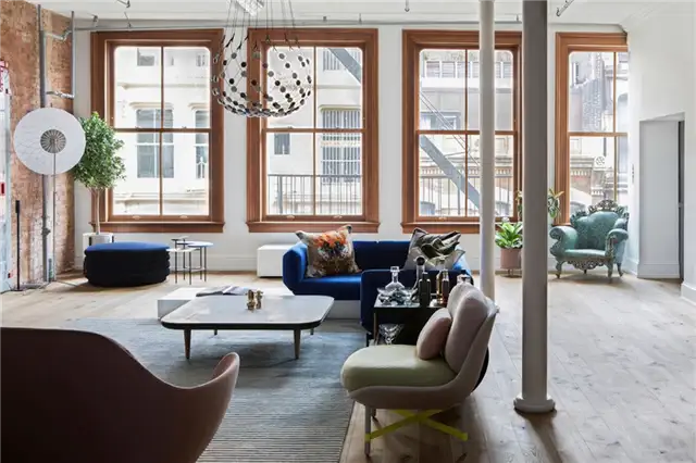 SoHo Loft NYC - сидячие места