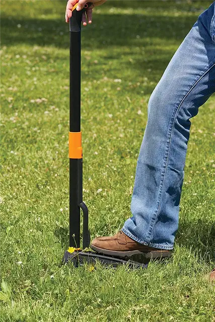 Fiskars 4-когтевая прополка