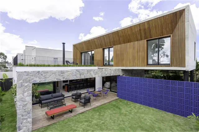 Бетонный дом Figueiras - Beatriz Empinotti Arquitetura - задний двор