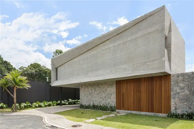 Бетонный дом Figueiras - Beatriz Empinotti Arquitetura