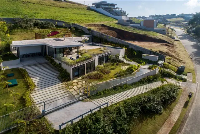 Бетонная крыша LLF House by Obra Arquitetos - пейзаж
