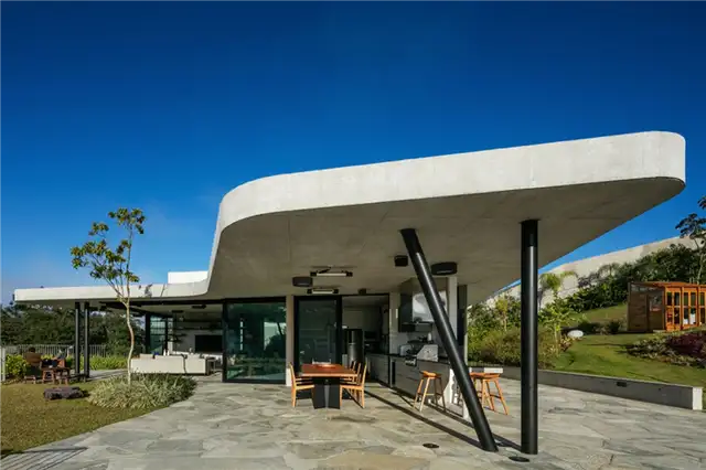 Бетонная крыша LLF House by Obra Arquitetos