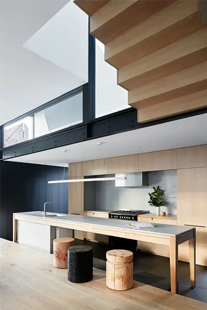 Whiting Architects Кухонный остров с местами для сидения - деревянные табуреты