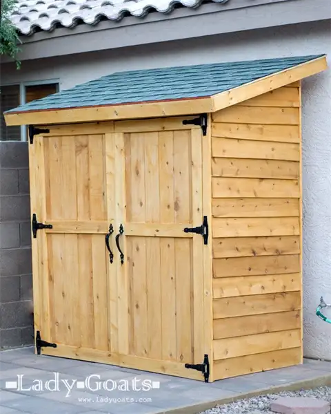 Маленький кедровый сарай diy