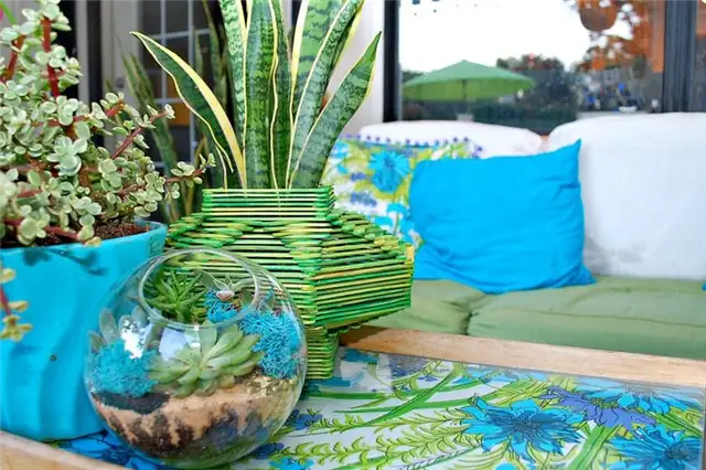 Окрашенный Popsicle Stick Tramp Art Planter