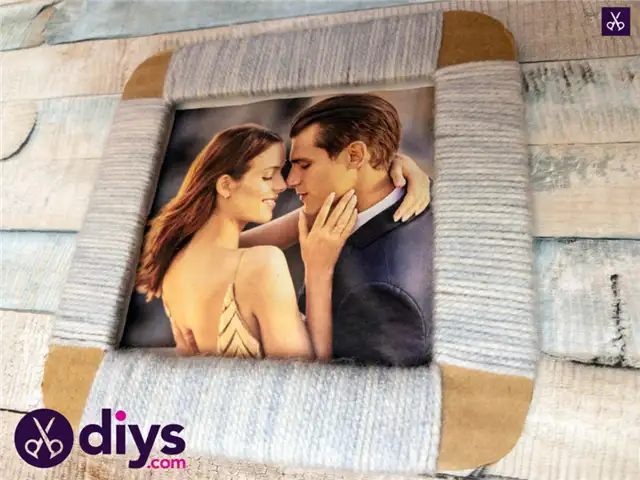 How-to-Make-A-Cardboard-Photo-Frame-1024x768
