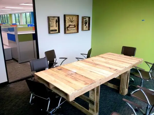 hubb-pallet-desk