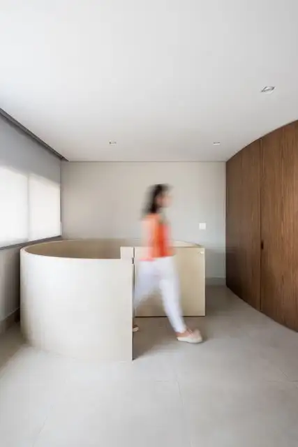 Двухуровневый лофт в Бразилии - Mandarina Arquitetura - лестница