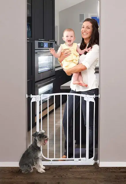 Dreambaby Chelsea Auto Close Security Gate в белом цвете