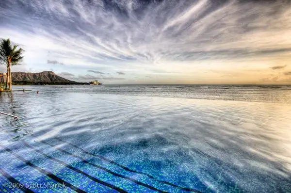 sheraton-waikiki-infinity-pool-hawaii