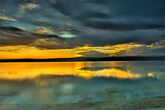 kempinski-hotel-ishtar-dead-sea-jordan-infinity-pool