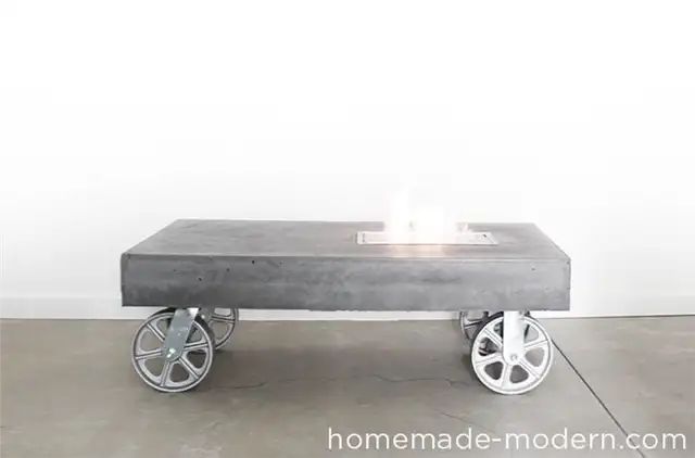 DIY (своими руками) стол колеса плюс камин