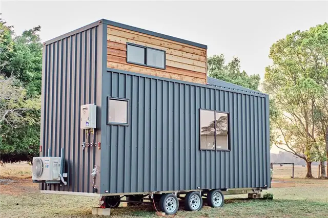 HÄUSLEIN family sojourner tiny house acents