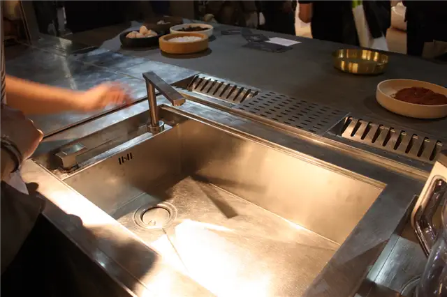 Выдвижная мойка Valcucine