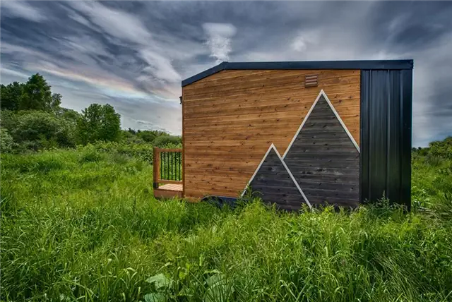 Крошечный дом Acorn 90 квадратных футов от Backcountry Tiny Homes - экстерьер