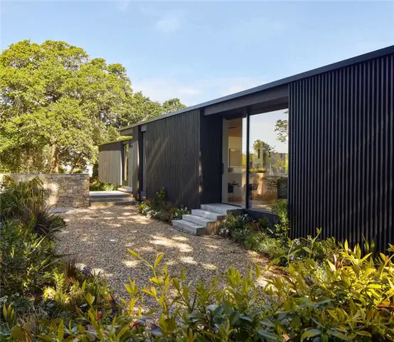Красивый островной дом для отдыха от Ström Architects - гравий