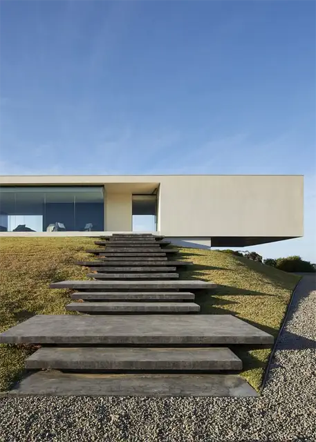Современный дом с плоской крышей Wildcoast в Австралии от FGR Architects - лестница