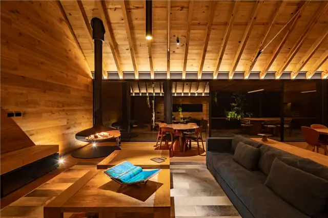 L7 House Mexico Cabin by K+A - подвесной камин