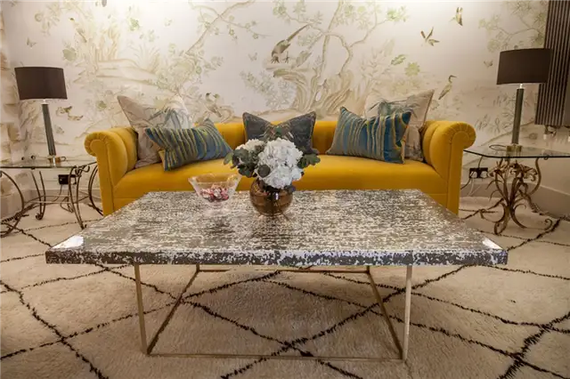 Мебель и полки для гостиной