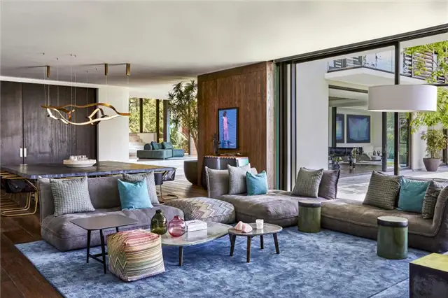 Cape Town Hillside View Residence - красивый декор гостиной