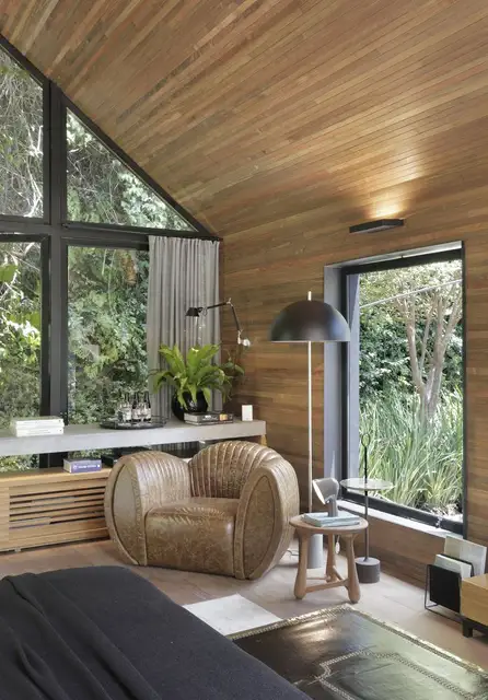 Крошечный дом Brazil Cabanas Tiny House by Duda Porto Arquitetura - уголок для чтения