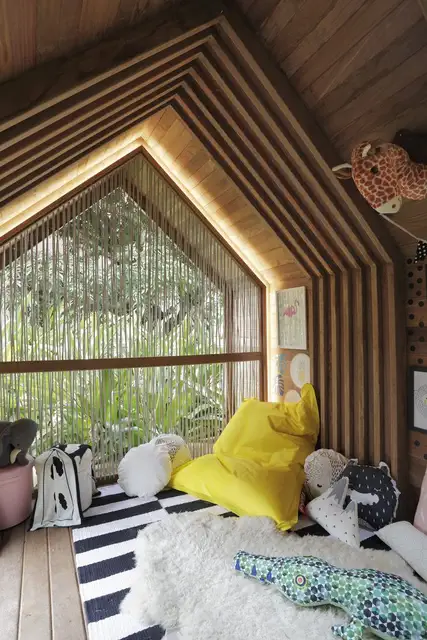 Крошечный дом Brazil Cabanas Tiny House by Duda Porto Arquitetura - детский уголок