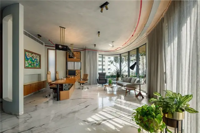 Офисное здание Sangini House - мраморные стены